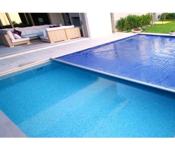 Cubierta Eclipse deck topguide marca coverstar de 2.72m de ancho x 11.30m de largo, con rieles sobre nivel de banqueta, switch con llave para abrir y cerrar la cubierta, mecanismo fa bricado en acero inoxidable y todo lo necesario para su instalaci?n.